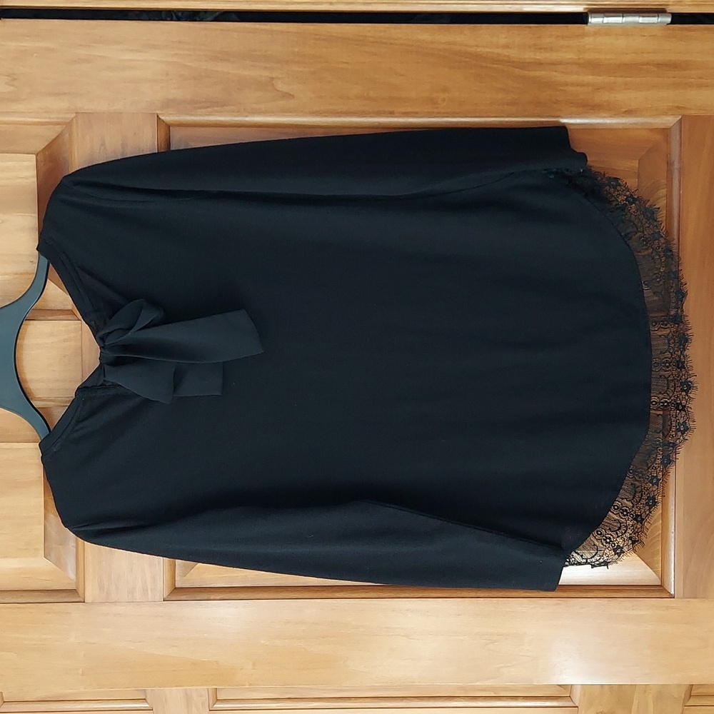 LC Lauren Conrad Dark Black Blouse Back Bow Lace Scallop Size Medium, Like New!